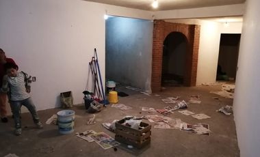 Venta Casa en obra blanca, con terreno, en esquina, todos los servicios.