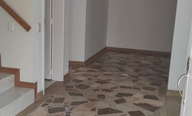 VENDO DIVINA CASA UNIFAMILIAR EN PLENO CORAZÓN DE BOGOTA COLOMBIA.