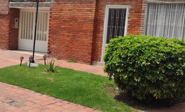 VENDO DIVINA CASA UNIFAMILIAR EN PLENO CORAZÓN DE BOGOTA COLOMBIA.