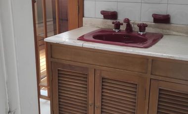 VENDO DIVINA CASA UNIFAMILIAR EN PLENO CORAZÓN DE BOGOTA COLOMBIA.