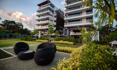 Escape Condominum - Luxury beachfront