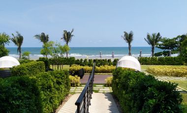 Escape Condominum - Luxury beachfront