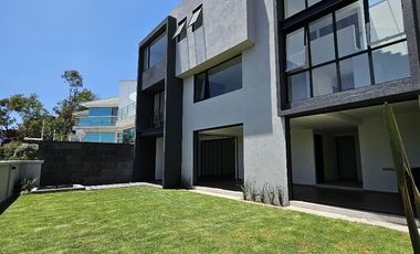 CASA NUEVA EN VENTA EN PASEOS DEL BOSQUE, NAUCALPAN DE JUÁREZ, EDO. MÉXICO.