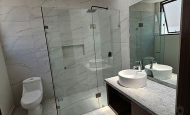 CASA NUEVA EN VENTA EN PASEOS DEL BOSQUE, NAUCALPAN DE JUÁREZ, EDO. MÉXICO.