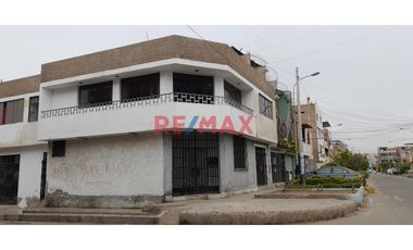 San Juan De Miraflores - Bonita Casa En Venta