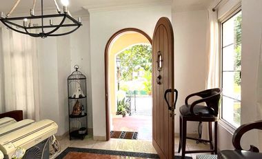 Rumah Mediteranian Mewah di Casa Grande