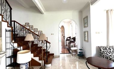 Rumah Mediteranian Mewah di Casa Grande