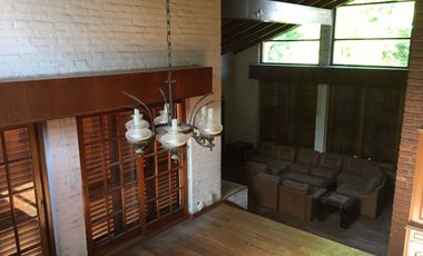 Casa 5 ambientes con cochera en Barrio El progreso