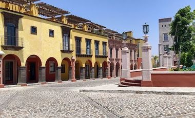 SE VENDE BONITO CONDOMINIO EN 