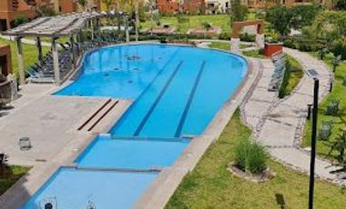 SE VENDE BONITO CONDOMINIO EN 