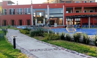 SE VENDE BONITO CONDOMINIO EN 