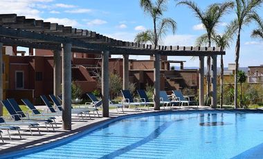 SE VENDE BONITO CONDOMINIO EN 