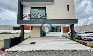 Casa Nueva en Venta en Metepec en Matias Residencial Estancia en doble altura