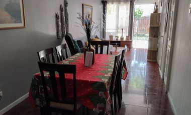 Amplia casa con 4 dormitorios en Macul