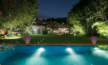 CASA EN VENTA EN SAN ISIDRO CON GRAN JARDIN