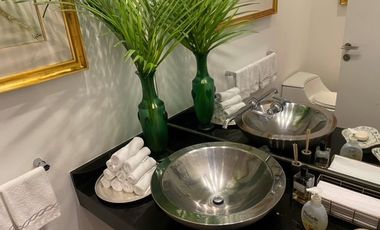 CASA EN VENTA EN SAN ISIDRO CON GRAN JARDIN