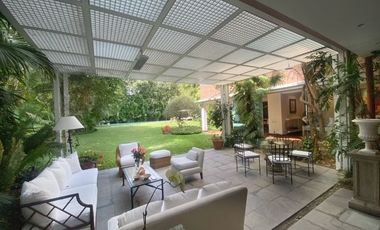 CASA EN VENTA EN SAN ISIDRO CON GRAN JARDIN