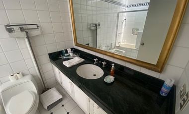 CASA EN VENTA EN SAN ISIDRO CON GRAN JARDIN