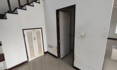 Quick sale!!! 2-story detached house, Baan Kritsana Rama 5 - Kanchanaphisek, next to the main road, 4 bedrooms, 3 bathrooms, the house is at the edge,