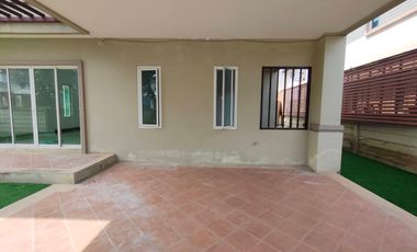 Quick sale!!! 2-story detached house, Baan Kritsana Rama 5 - Kanchanaphisek, next to the main road, 4 bedrooms, 3 bathrooms, the house is at the edge,