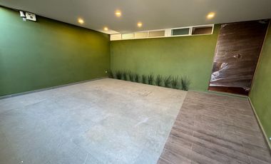 CASA EN VENTA ATRAS DE COTSCO