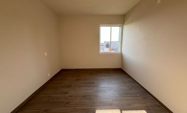 CASA EN VENTA ATRAS DE COTSCO