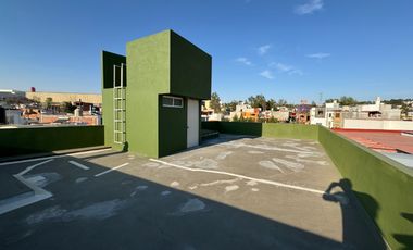 CASA EN VENTA ATRAS DE COTSCO