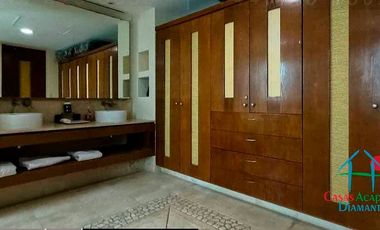 Oportunidad por Otis. Departamento de playa con vista frontal al mar