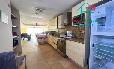 Oportunidad por Otis. Departamento de playa con vista frontal al mar