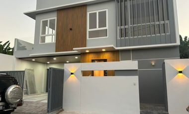 Brand new House and 139sqm lot For sale 3 Bedrooms in Greenwoods Cainta (Ready For Occupancy) PH2837