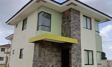 Rush House and Lot 3 Bedroom for sale inside Vermosa Imus Cavite