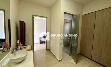 Se Vende Casa en el Condominio Linares del Lago – Bucaramanga.