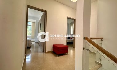 Se Vende Casa en el Condominio Linares del Lago – Bucaramanga.