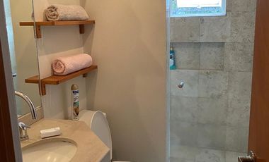 EXCELENTE CASA EN CONDOMINIO MUY BIEN UBICADA