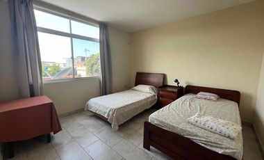 edificio rentero de venta en manta zona norte