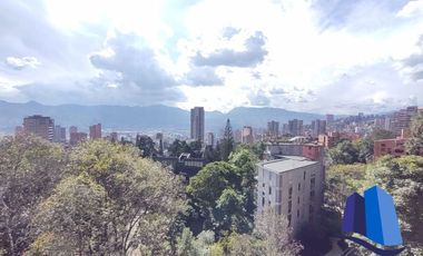 Apartamento en venta, en el sector el Tesoro de la Ciudad de Medellín