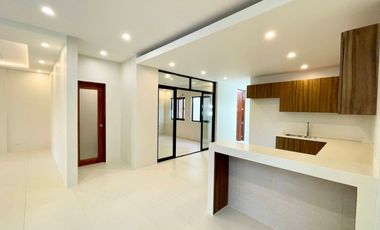 Mesmerizing & Pleasant Home in BF Homes, Paranaque City H056