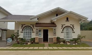 House for SALE Royal Palms Subdivision, Toledo Cebu