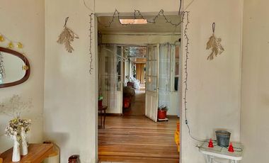 Se vende casona en Molina, ideal para uso comercial