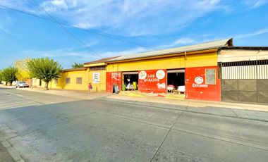Se vende casona en Molina, ideal para uso comercial