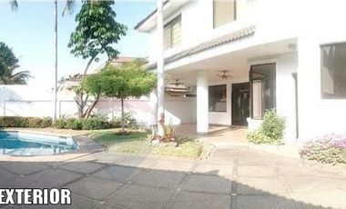 Samborondon, Venta de Linda Casa 5 Dorm. con Piscina