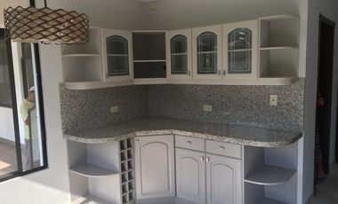 Samborondon, Venta de Linda Casa 5 Dorm. con Piscina
