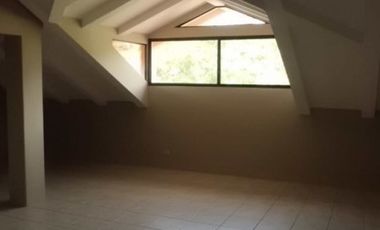 Samborondon, Venta de Linda Casa 5 Dorm. con Piscina