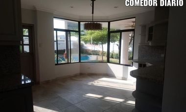 Samborondon, Venta de Linda Casa 5 Dorm. con Piscina