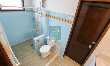 Charming 3-Bedroom Bungalow with Garden for Rent - Tranquil Living Near Country Mall!