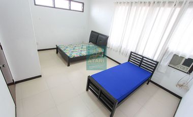 Charming 3-Bedroom Bungalow with Garden for Rent - Tranquil Living Near Country Mall!