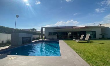 CASA EN VENTA EN FRACCIONAMIENTO LOMAS DE COCOYOC MORELOS