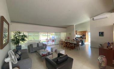 CASA EN VENTA EN FRACCIONAMIENTO LOMAS DE COCOYOC MORELOS