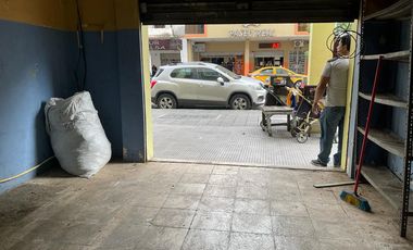 Alquiler de Local 80 m² Centro Cerca Al Parque Centenario, Todo Tipo de Negocios