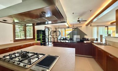 4 Bedroom House with Pool For Rent in North Town Homes